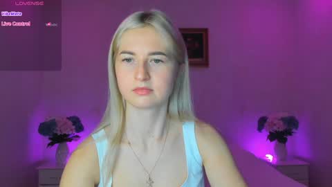 Snapshot of mellina_tey chatting on January 3, 2025, 10:29 pm Mellina online show from January 3, 2025, 10:29 pm