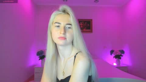 Snapshot of mellina_tey chatting on January 8, 2025, 9:44 pm Mellina online show from January 8, 2025, 9:44 pm
