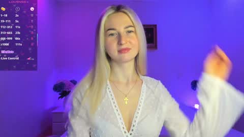 Snapshot of mellina_tey chatting on February 3, 2025, 9:50 pm Mellina online show from February 3, 2025, 9:50 pm