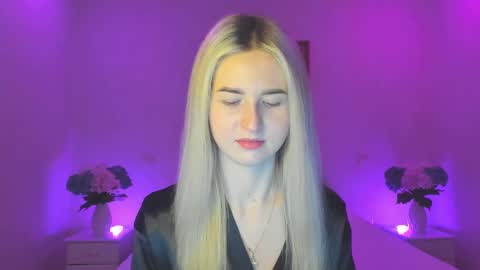 Snapshot of mellina_tey chatting on February 20, 2025, 10:26 pm Mellina online show from February 20, 2025, 10:26 pm