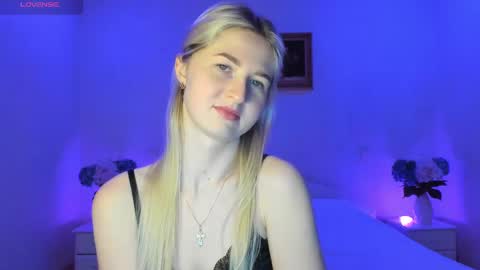 Snapshot of mellina_tey chatting on March 6, 2025, 9:09 pm Mellina online show from March 6, 2025, 9:09 pm