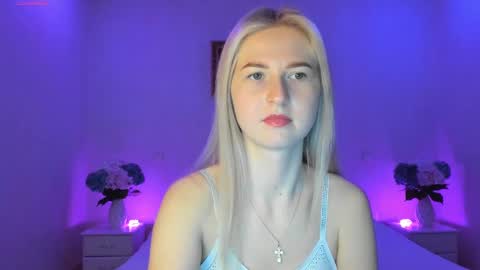 Snapshot of mellina_tey chatting on March 11, 2025, 10:09 pm Mellina online show from March 11, 2025, 10:09 pm
