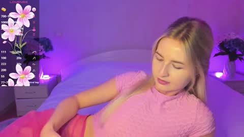 Snapshot of mellina_tey chatting on September 23, 2025, 7:06 pm Mellina online show from September 23, 2025, 7:06 pm