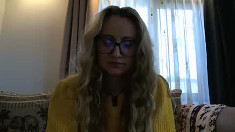 Melly online show from October 31, 2025, 7:20 am