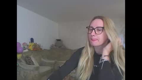 Melly online show from April 5, 2026, 6:32 am