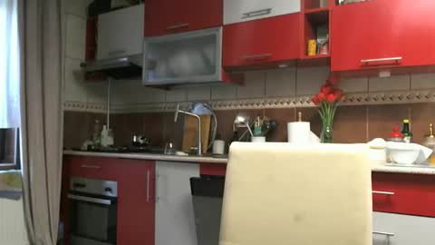 Snapshot of melly_rosey chatting on April 20, 2026, 6:27 am Melly online show from April 20, 2026, 6:27 am