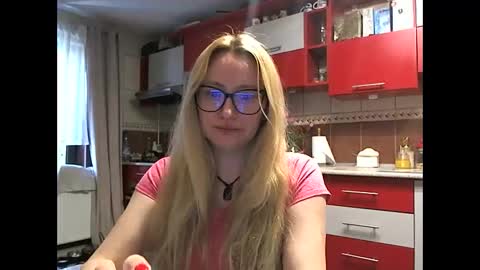 Snapshot of melly_rosey chatting on April 28, 2026, 6:51 am Melly online show from April 28, 2026, 6:51 am