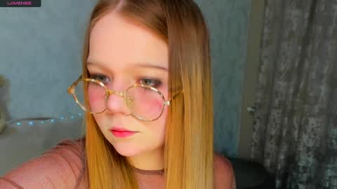 MelMooon online show from January 26, 2025, 4:20 pm