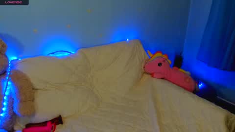 MelMooon online show from February 25, 2025, 10:29 pm