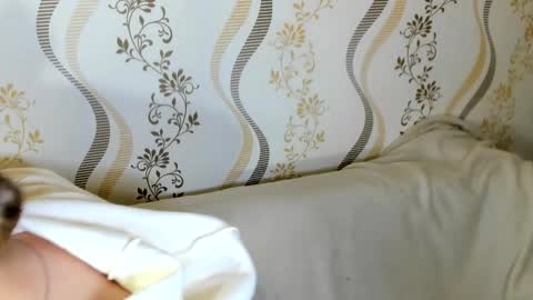 MelMooon online show from October 15, 2025, 8:20 pm