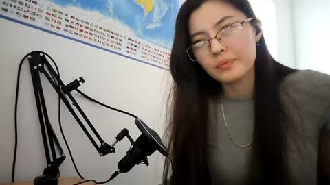 Snapshot of melodeehayden chatting on April 24, 2026, 3:31 am Nika online show from April 24, 2026, 3:31 am