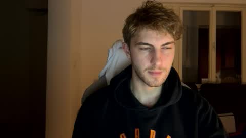 Snapshot of melodicass chatting on December 6, 2024, 2:13 am Melodicass online show from December 6, 2024, 2:13 am