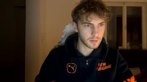 Snapshot of melodicass chatting on December 7, 2024, 2:31 am Melodicass online show from December 7, 2024, 2:31 am