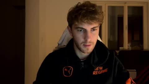 Snapshot of melodicass chatting on December 8, 2024, 12:18 am Melodicass online show from December 8, 2024, 12:18 am