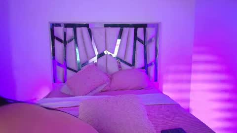    online show from November 13, 2025, 6:34 am