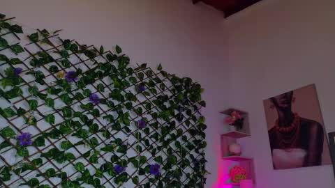 melody_cute10 online show from April 15, 2026, 7:58 pm