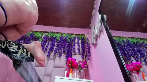 Snapshot of melody_klum chatting on January 3, 2025, 9:25 am Melody online show from January 3, 2025, 9:25 am