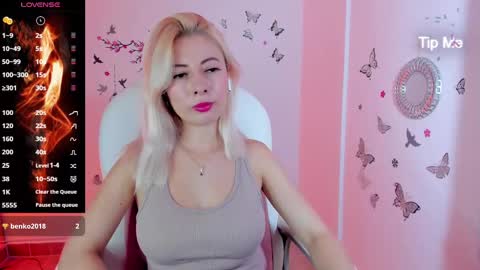 melody_starr online show from October 1, 2025, 9:43 pm