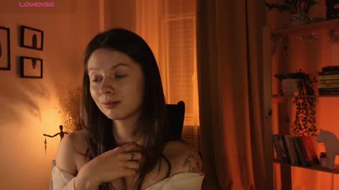 melody  online show from December 12, 2024, 2:44 pm