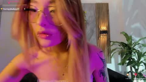 Snapshot of melodylanee chatting on March 31, 2026, 11:10 am melodylanee online show from March 31, 2026, 11:10 am