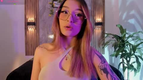 Snapshot of melodylanee chatting on April 4, 2026, 11:08 am melodylanee online show from April 4, 2026, 11:08 am