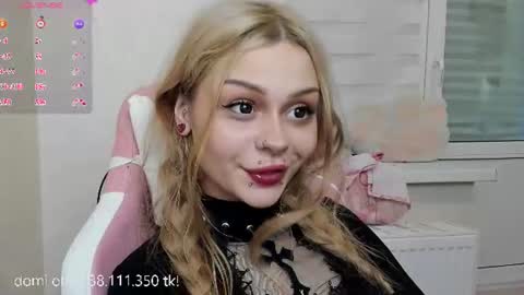 Snapshot of melonipinkbb chatting on July 3, 2026, 6:03 pm MELONI online show from July 3, 2026, 6:03 pm