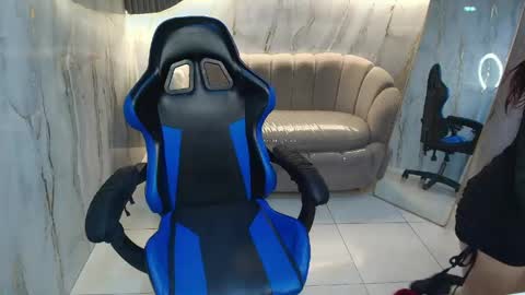 Mely online show from May 14, 2026, 8:15 pm