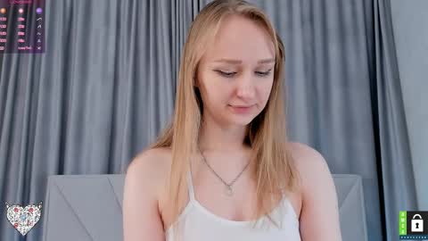 Snapshot of memento_mary chatting on March 7, 2025, 5:38 pm The princess of your dreams online show from March 7, 2025, 5:38 pm