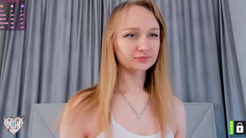 Snapshot of memento_mary chatting on March 7, 2025, 8:44 pm The princess of your dreams online show from March 7, 2025, 8:44 pm