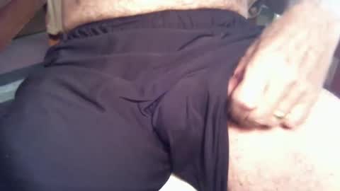 Mimis man online show from October 25, 2025, 6:02 pm