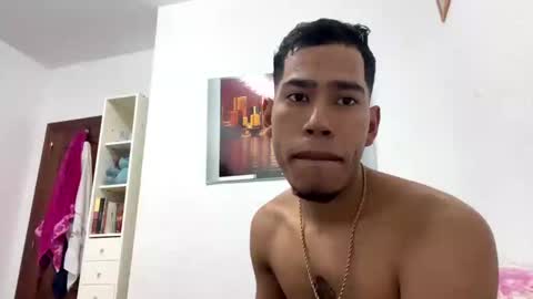 memolesta13 online show from December 26, 2024, 7:38 pm