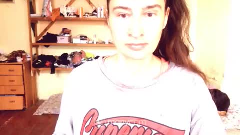 Yummygirl online show from May 18, 2026, 5:46 am