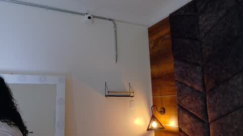  Memphis Williams  online show from December 1, 2025, 11:48 am