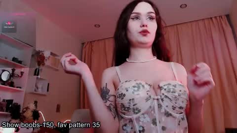 Snapshot of meow_on_da_cam chatting on May 10, 2026, 2:44 pm meow_on_da_cam online show from May 10, 2026, 2:44 pm