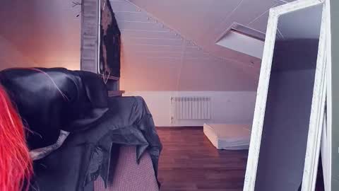 Snapshot of meowroslava chatting on March 19, 2026, 9:57 am meowroslava online show from March 19, 2026, 9:57 am