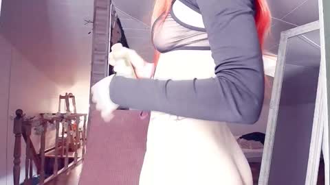 Snapshot of meowroslava chatting on March 21, 2026, 10:42 am meowroslava online show from March 21, 2026, 10:42 am