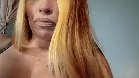 meowzers777 online show from April 22, 2026, 4:48 am