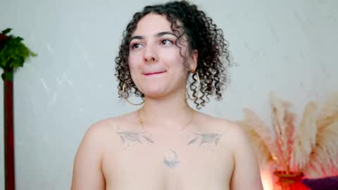 Snapshot of merida_bell18 chatting on May 15, 2026, 10:50 pm Merida Bell online show from May 15, 2026, 10:50 pm