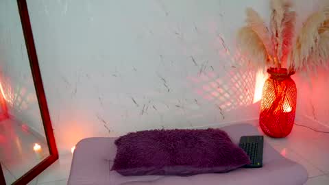 Snapshot of merida_bell18 chatting on May 26, 2026, 8:27 pm Merida Bell online show from May 26, 2026, 8:27 pm