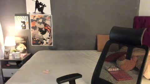 laura 3 i am independent model online show from July 26, 2026, 2:09 am
