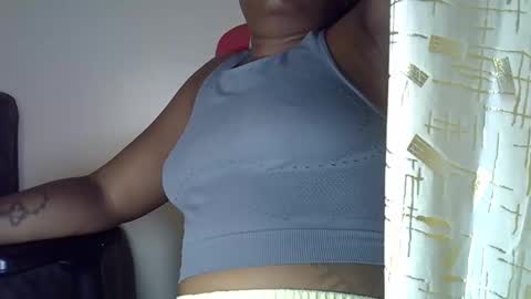 Snapshot of merimella1 chatting on January 8, 2026, 8:33 pm merimella1 online show from January 8, 2026, 8:33 pm