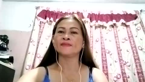 Snapshot of merry_ann123 chatting on May 20, 2026, 12:00 pm merry_ann123 online show from May 20, 2026, 12:00 pm