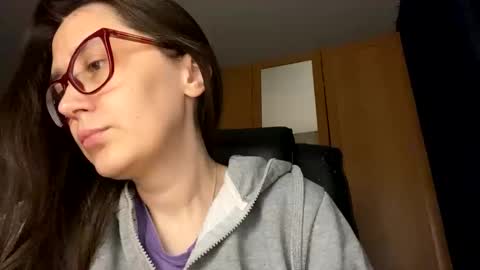 Snapshot of mesmerizing_hypn0_goddess chatting on December 21, 2025, 9:22 pm Jessica online show from December 21, 2025, 9:22 pm