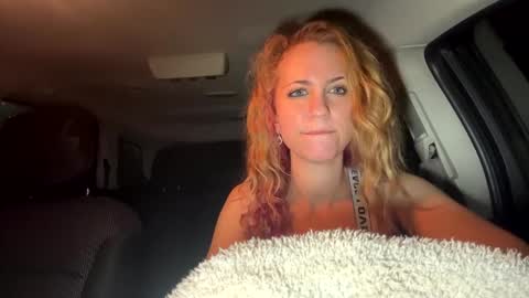 Snapshot of mezzy69 chatting on January 1, 2025, 9:28 am mezzy69 online show from January 1, 2025, 9:28 am