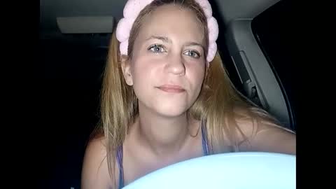 Snapshot of mezzy69 chatting on September 21, 2025, 8:38 am mezzy69 online show from September 21, 2025, 8:38 am