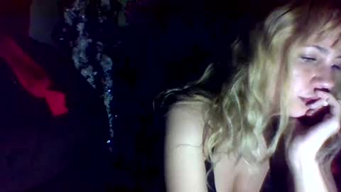 Snapshot of mezzy69 chatting on October 7, 2025, 5:48 am mezzy69 online show from October 7, 2025, 5:48 am