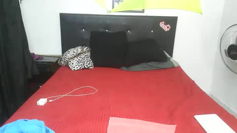 mhia1972 online show from March 10, 2026, 11:32 pm