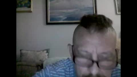 mhitch924 online show from May 24, 2026, 1:32 am