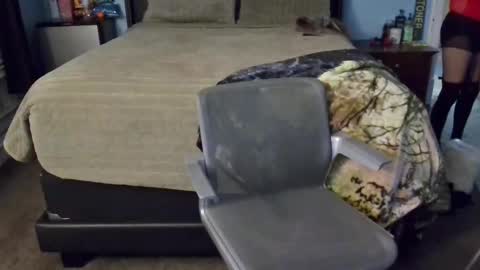 Mia online show from December 14, 2024, 6:13 am