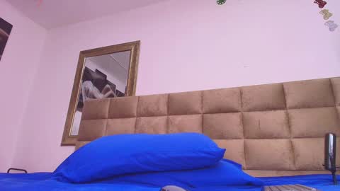 Snapshot of mia_0_ chatting on January 31, 2025, 7:18 pm Emi online show from January 31, 2025, 7:18 pm
